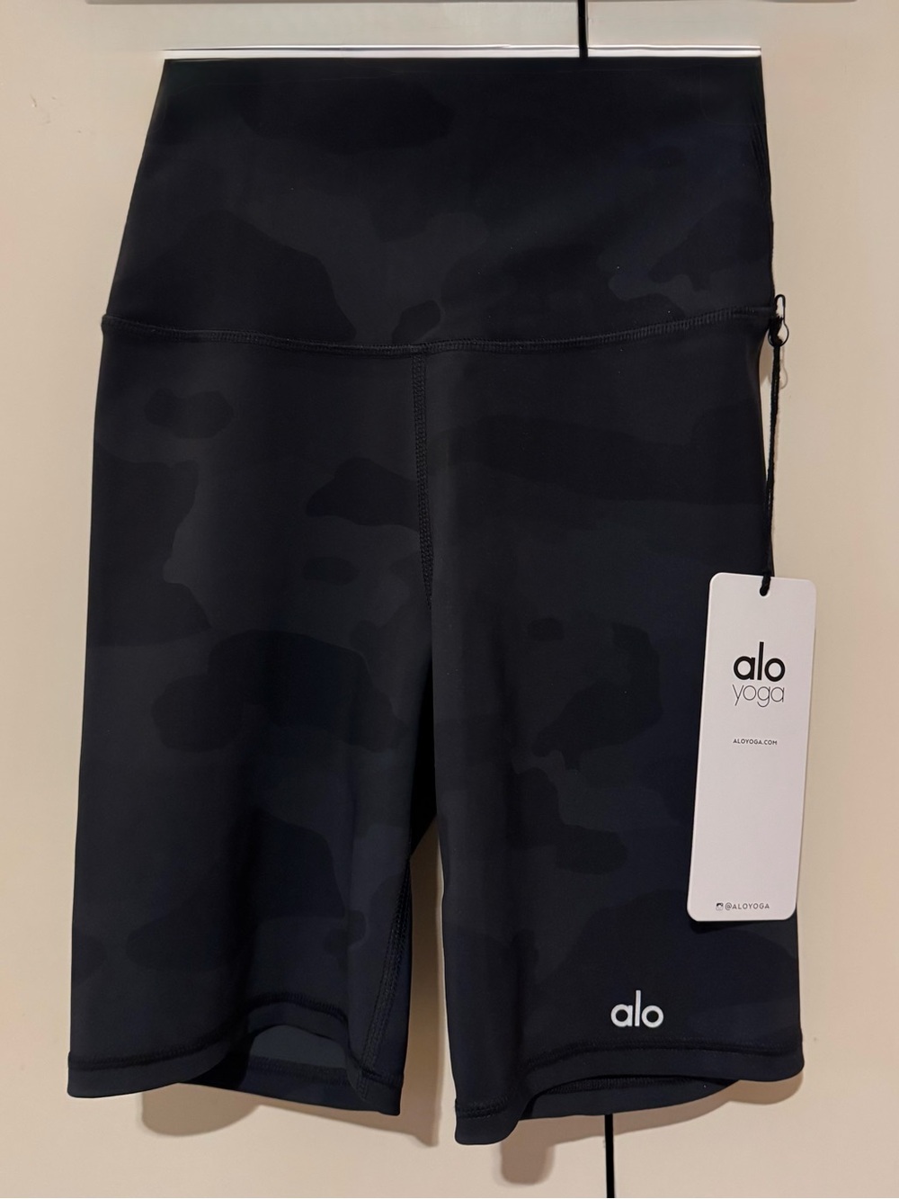 NWT Alo Yoga Shorts Black Camo Fitness Gym Athleisure Biker Running Women XS